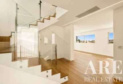 Villa 4-bedroom for sale in Amoreira (Estoril), Cascais, Greater Lisbon &bull; ARE-41528