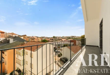Villa 4-bedroom for sale in Amoreira (Estoril), Cascais, Greater Lisbon &bull; ARE-41529