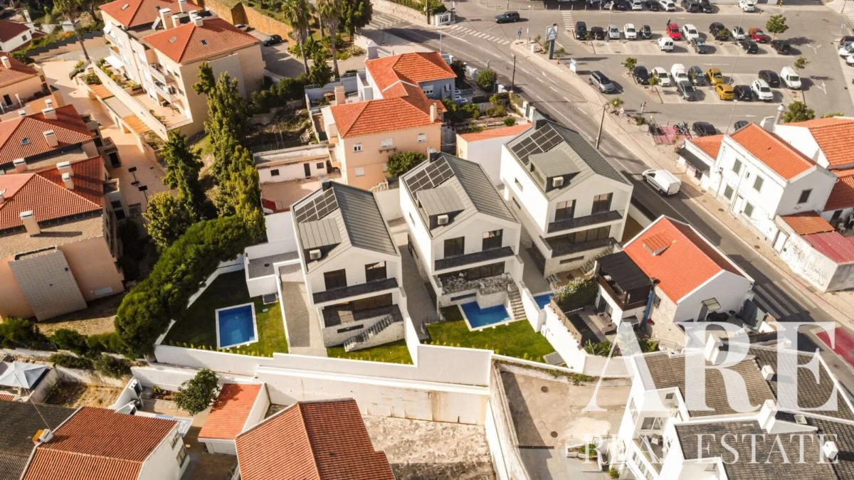 Villa 4-bedroom for sale in Amoreira (Estoril), Cascais, Greater Lisbon &bull; ARE-41530