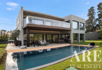 Villa 5-bedroom for sale in Cascais, Greater Lisbon &bull; ARE-41582