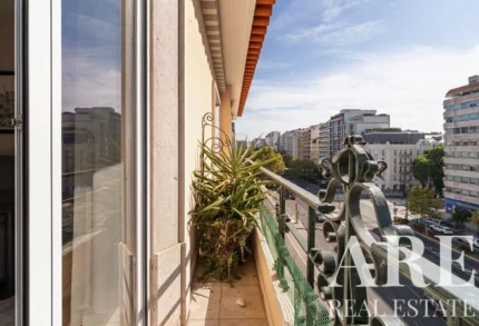 Apartment 5-bedroom for sale in Avenidas Novas, Lisbon &bull; ARE-41586