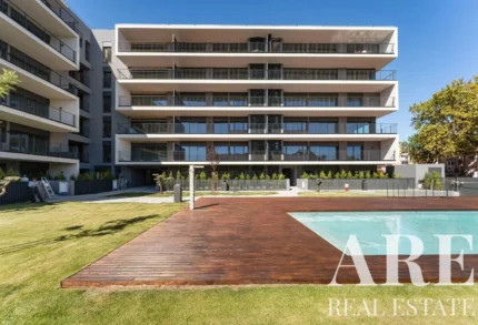Apartment 3-bedroom for sale in Cascais, Greater Lisbon &bull; ARE-41125