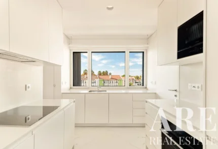 Apartment 3-bedroom for sale in Cascais, Greater Lisbon &bull; ARE-41125