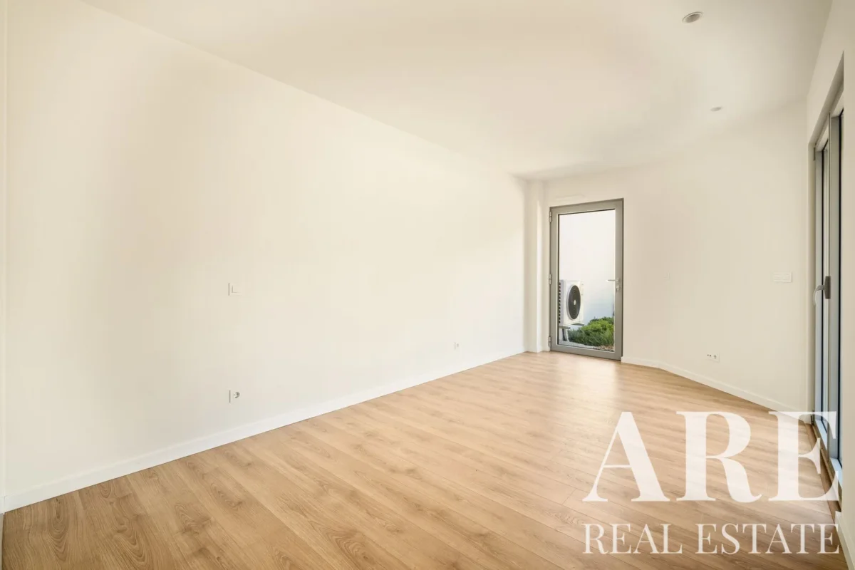 Apartment 3-bedroom for sale in Lumiar, Lisbon &bull; ARE-41551