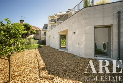 Apartment 3-bedroom for sale in Lumiar, Lisbon &bull; ARE-41551