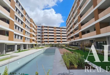 Apartment 2-bedroom for sale in Telheiras, Lisbon &bull; ARE-41891