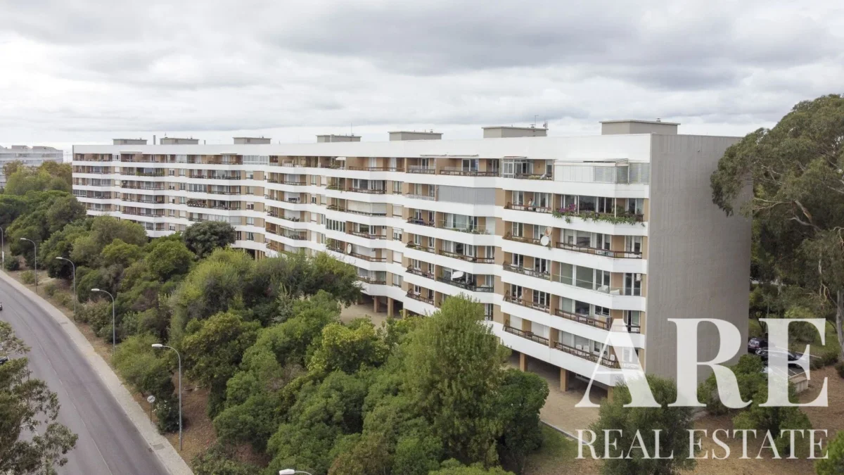 Apartment 2-bedroom for sale in Oeiras, Greater Lisbon &bull; ARE-41900