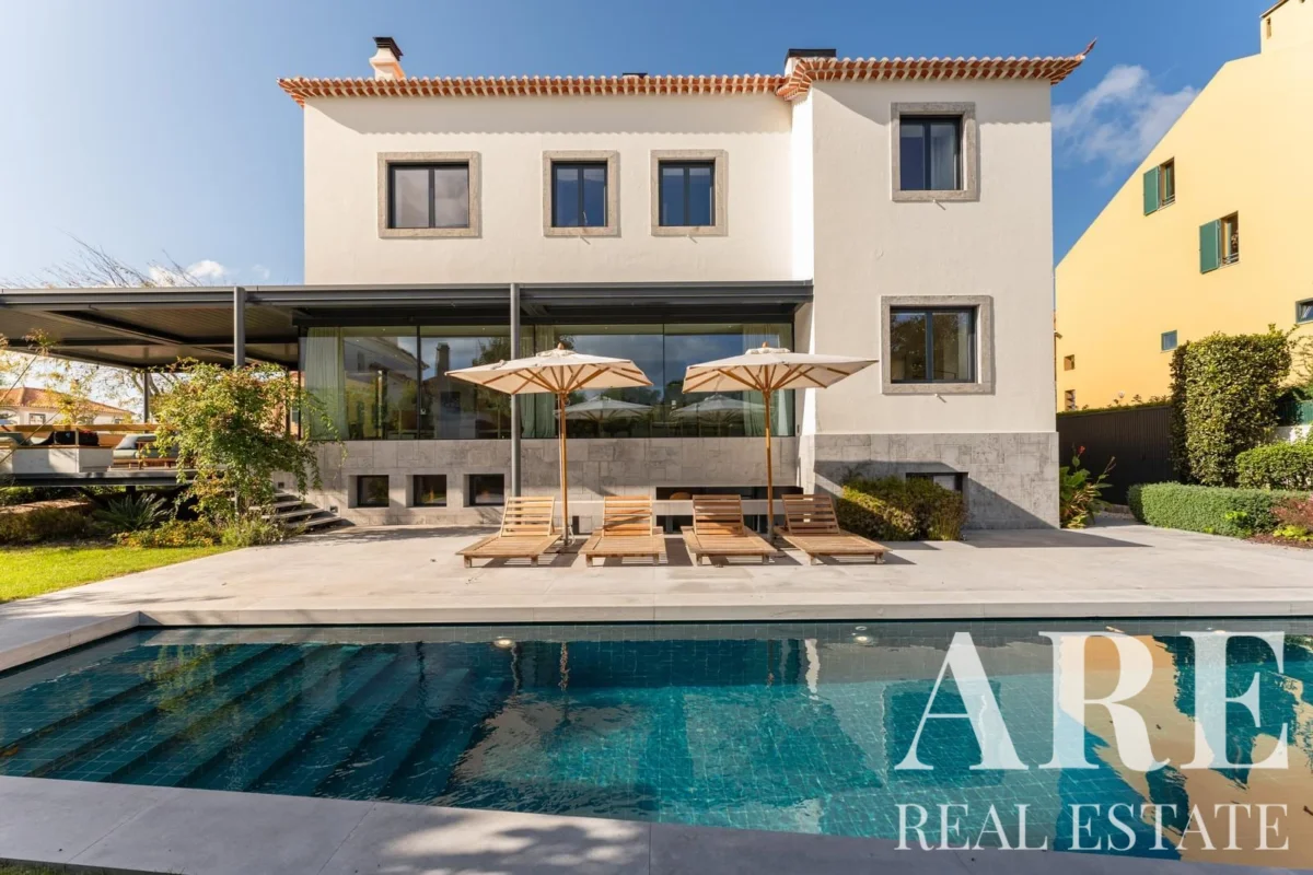 Villa 7-bedroom for sale in Santo Amaro de Oeiras, Oeiras, Greater Lisbon &bull; ARE-42023
