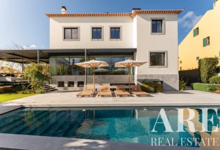 Villa 7-bedroom for sale in Santo Amaro de Oeiras, Oeiras, Greater Lisbon &bull; ARE-42023