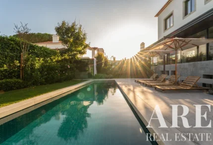 Villa 7-bedroom for sale in Santo Amaro de Oeiras, Oeiras, Greater Lisbon &bull; ARE-42023