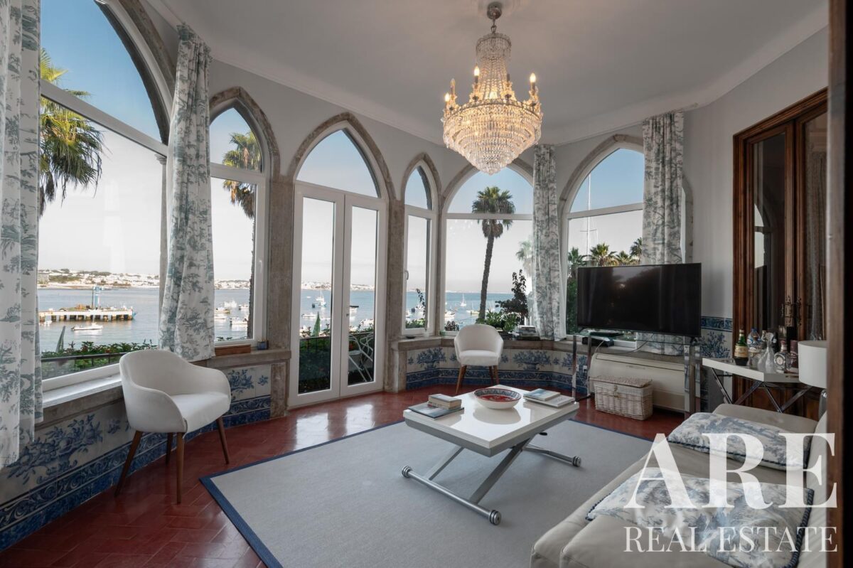 Apartment 2-bedroom for sale in Centro Histórico Cascais, Cascais, Greater Lisbon &bull; ARE35498