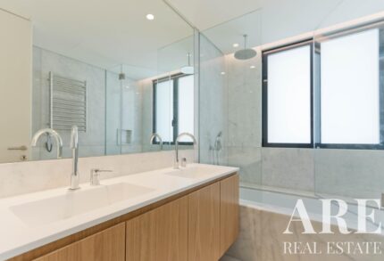 Apartment 3-bedroom for sale in Estoril, Cascais, Lisbon