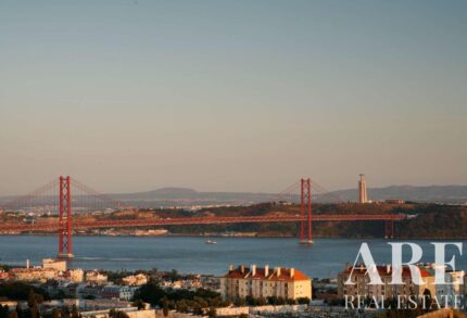 Apartment 4-bedroom for sale in Sky Restelo, Restelo, Lisbon