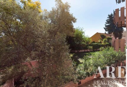 Apartment 2-bedroom for sale in Lapa, Lisbon