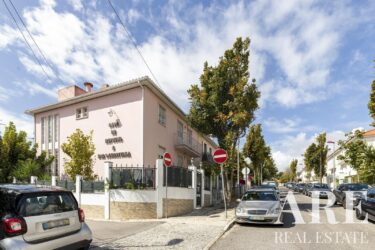 Villa 10-bedroom for sale in Benfica, Lisbon