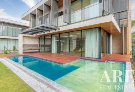 Villa 4-bedroom for sale in Boutique Vilas, Guia, Cascais, Lisbon