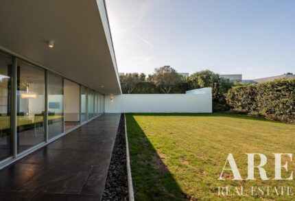 Villa 4-bedroom for sale in Bom Sucesso Resort, Obidos, Leiria